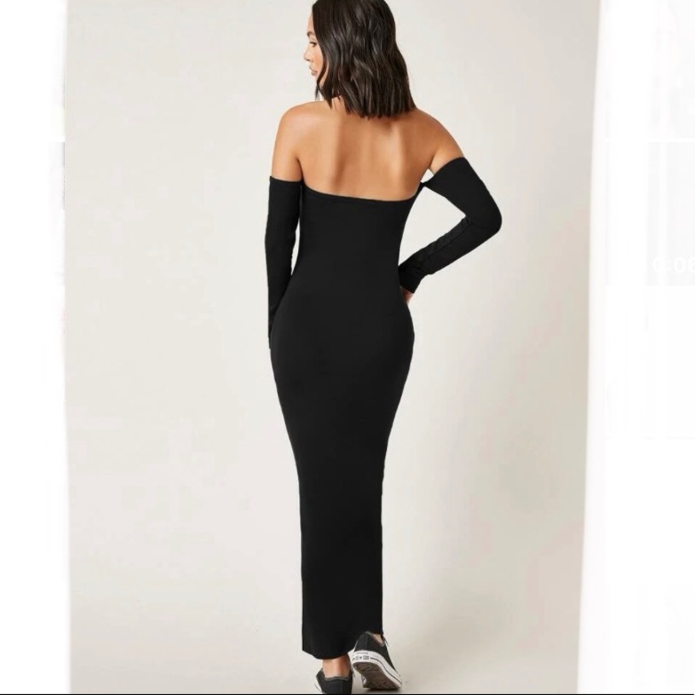 SOLD Long Sleeve Cold shoulder Maxi Dress Black - Picture 2 of 5